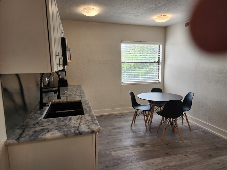 More Photos Of 1427-1437 4th St S, Saint Petersburg Storefront Retail Office For Sale