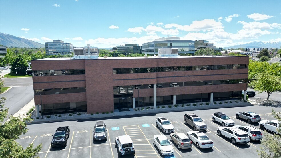 More Photos Of 1225 E Fort Union Blvd, Cottonwood Heights Office For Sale