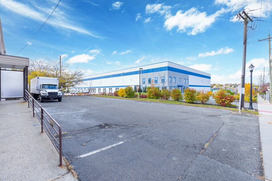 More Photos Of 75A New Brunswick Ave, Perth Amboy Office For Lease