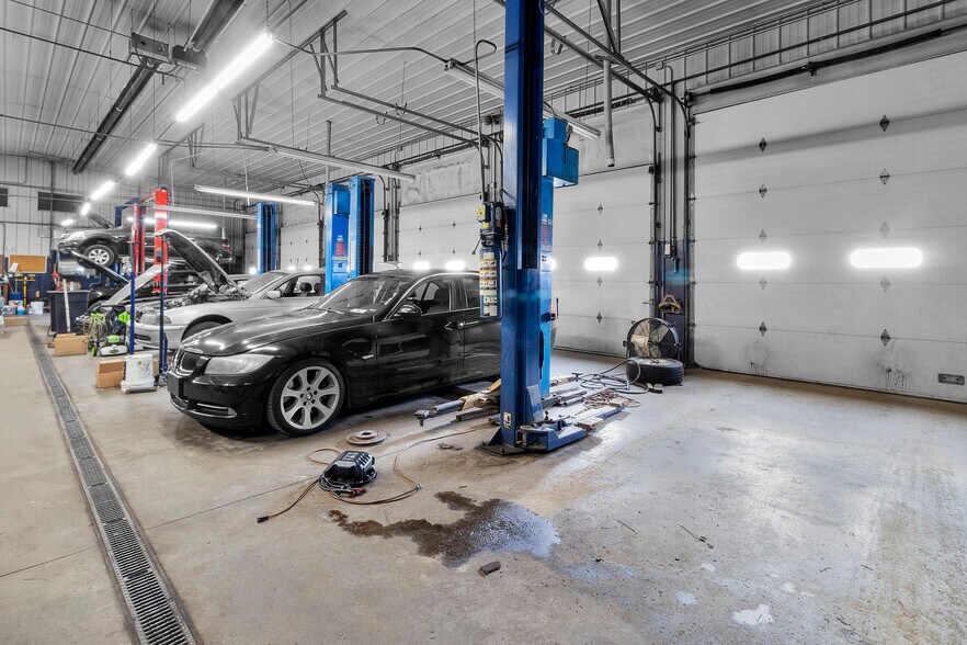 More Photos Of 3520 N Shadeland Ave, Indianapolis Industrial For Sale