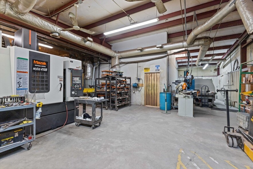 More Photos Of 1094 N Main St, Ashland City Light Manufacturing For Sale