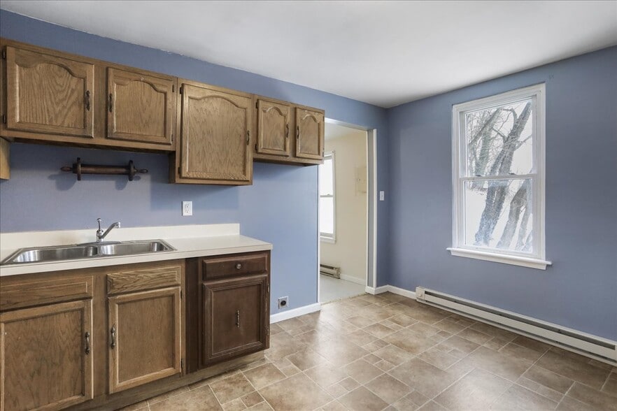 More Photos Of 339 Frederick St, Cumberland Multifamily For Sale