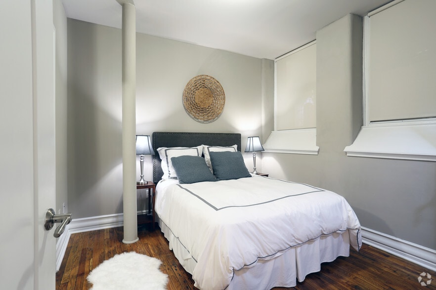 More Photos Of 300 Alexander St, Rochester Apartments For Sale