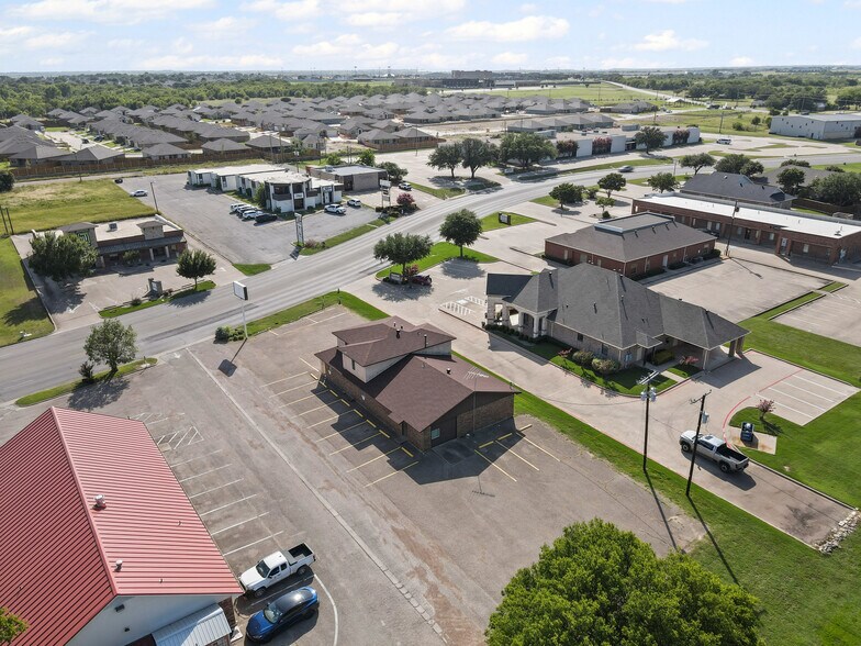 More Photos Of 400 N Ridgeway Dr, Cleburne Medical For Sale
