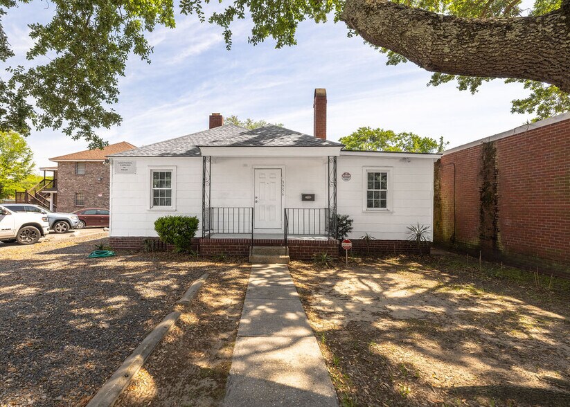 More Photos Of 3956 Rivers Ave, Charleston Office For Sale