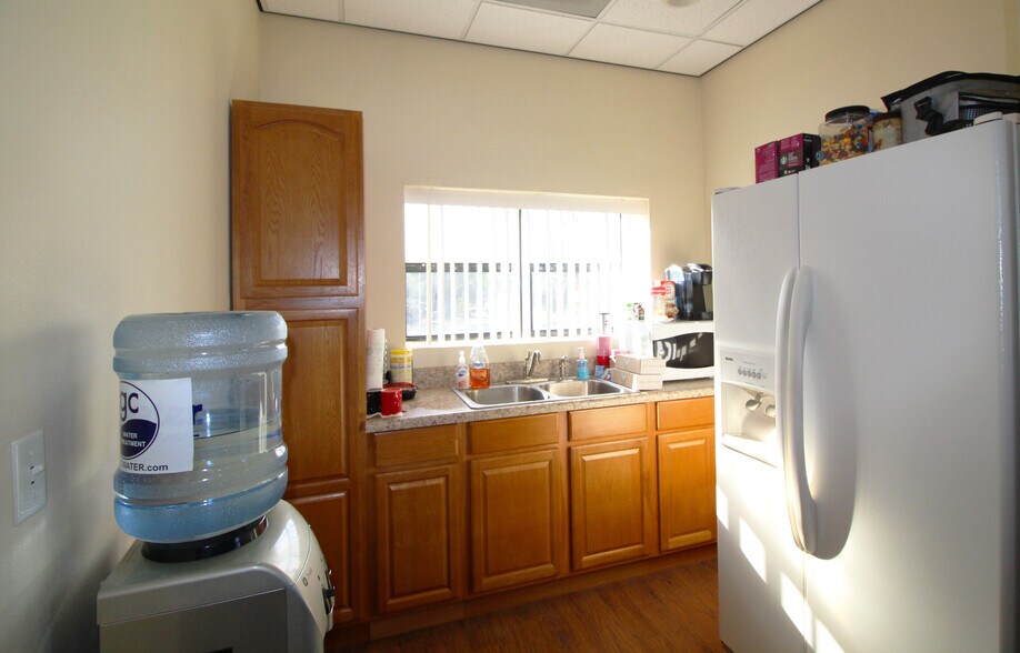 More Photos Of 5011 Vernon Rd, Jacksonville Manufacturing For Lease