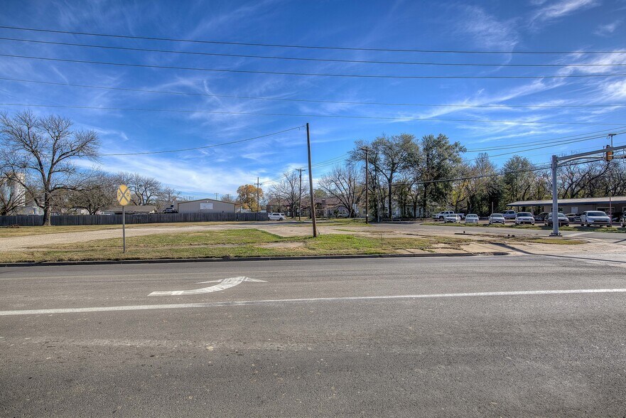 More Photos Of 845 Main St, Sulphur Springs Land For Sale