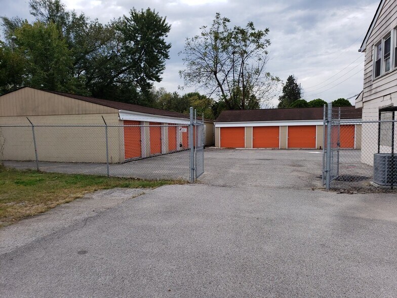 More Photos Of 2707 7th Street Rd, Louisville General Retail For Sale