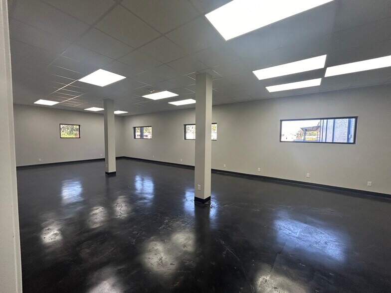 More Photos Of 1605 Cottonwood, Bay City Warehouse For Sale