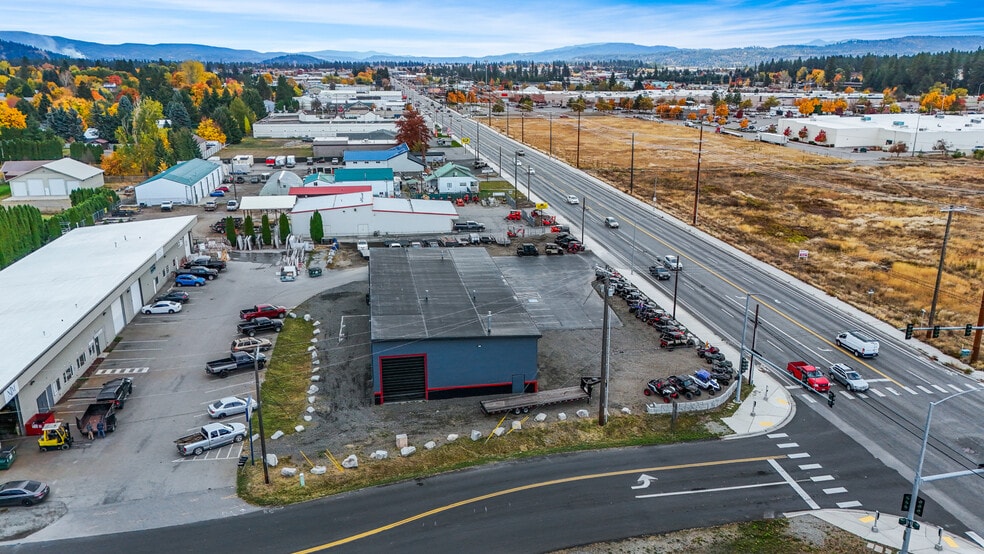 More Photos Of 7168 N Government Way, Dalton Gardens Warehouse For Sale