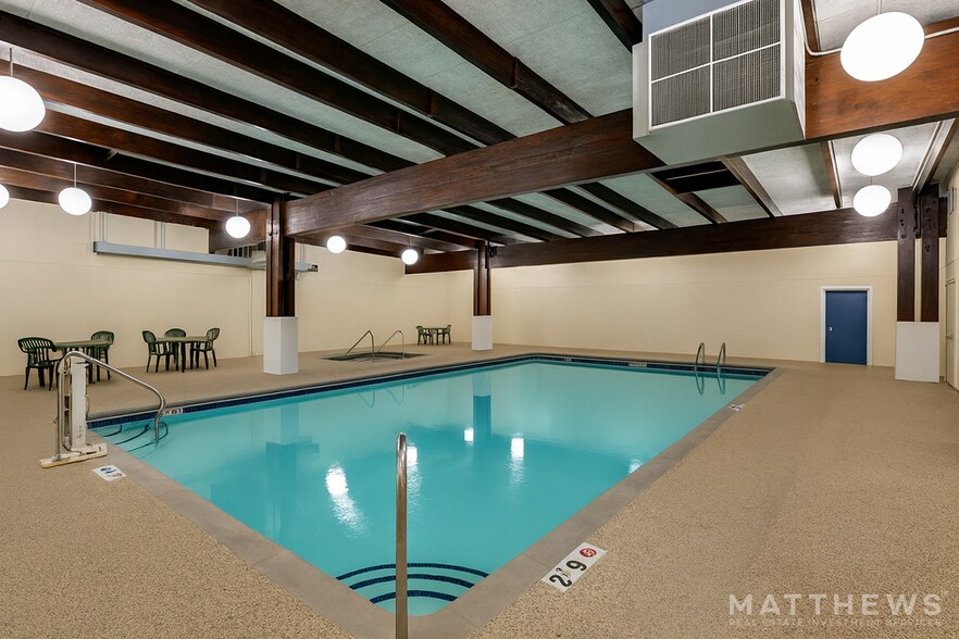 More Photos Of 2015 N Humiston Ave, Worthington Hospitality For Sale