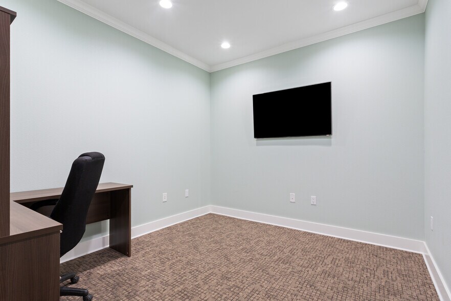 More Photos Of 1927 Columbus Ave, Waco Office For Sale