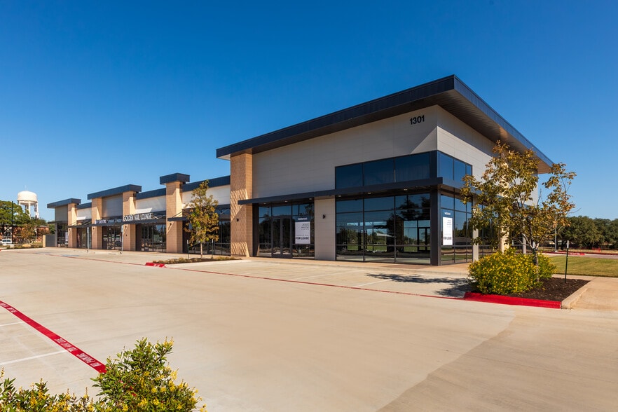 More Photos Of 1301 Williams Dr, Georgetown Storefront For Lease