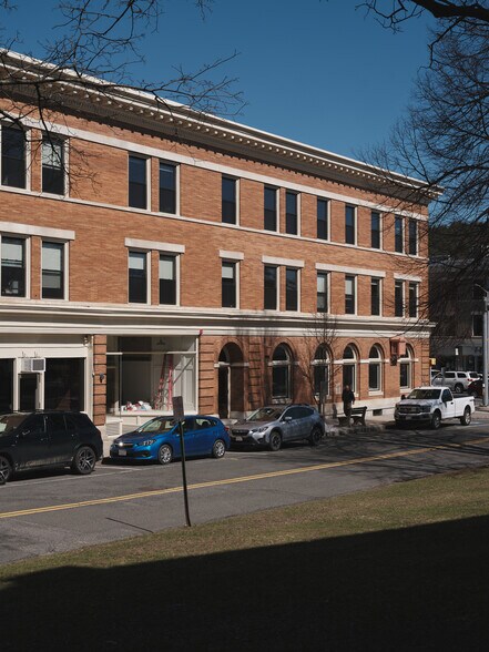 More Photos Of 6 Castle St, Great Barrington Apartments For Lease