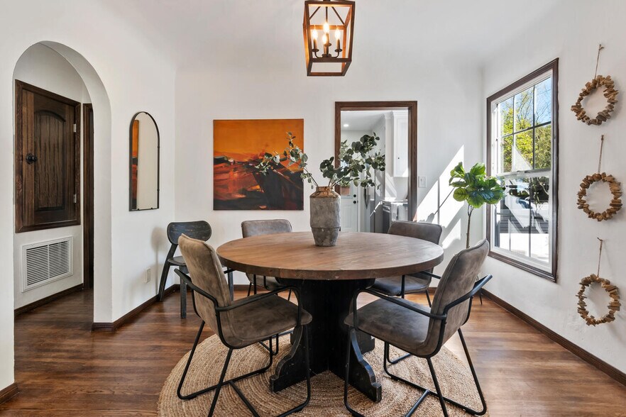 More Photos Of 2201 Avon St, Los Angeles Multifamily For Sale
