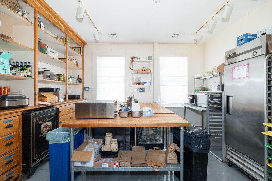 More Photos Of 29 N Main St, Ipswich Office For Sale