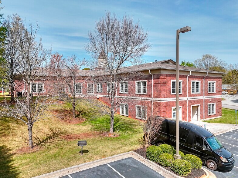More Photos Of 500 Plantation Park Dr, Loganville Office For Lease