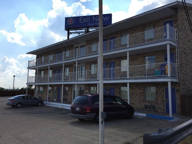 Primary Photo Of 2001 North Bishop Avenue, Rolla Hotel For Sale