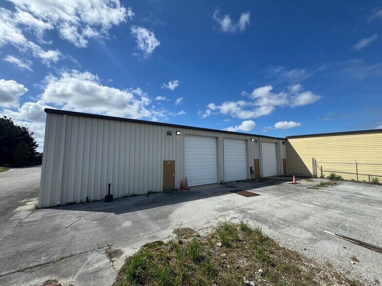 More Photos Of 101 Austin Bradley Ln, New Bern Warehouse For Lease