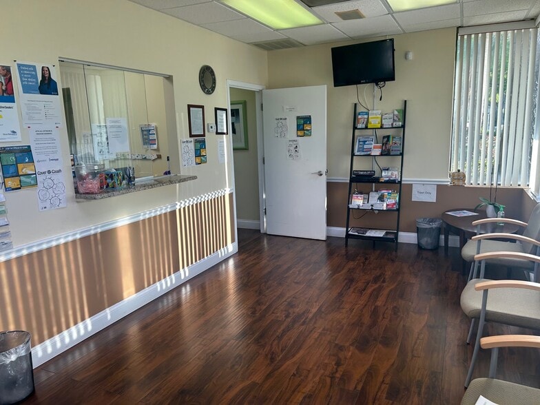 More Photos Of 1831A N Belcher Rd, Clearwater Medical For Sale