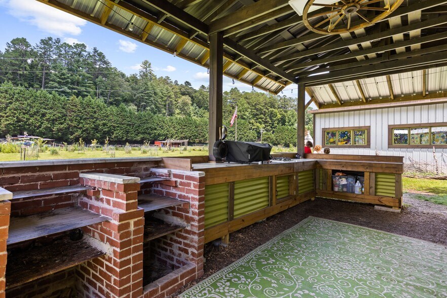 More Photos Of 32 Owl Creek Rd, Murphy Trailer Camper Park For Sale