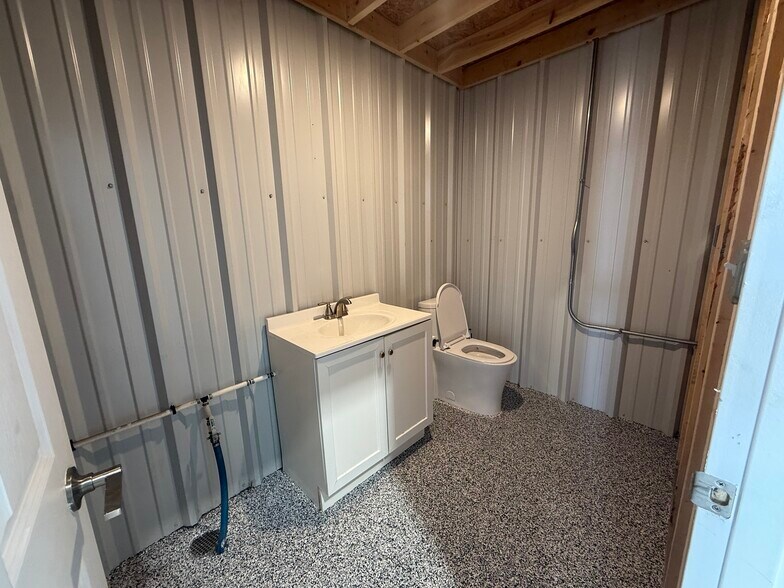 More Photos Of 1575 NW Gettysburg Ln, Waukee Flex For Sale