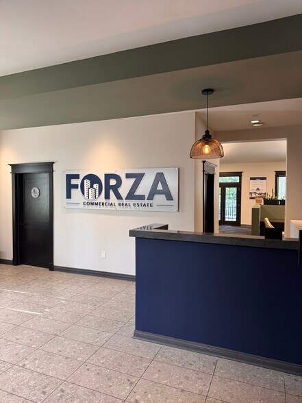 More Photos Of 6470 N Shadeland Ave, Indianapolis Office For Lease