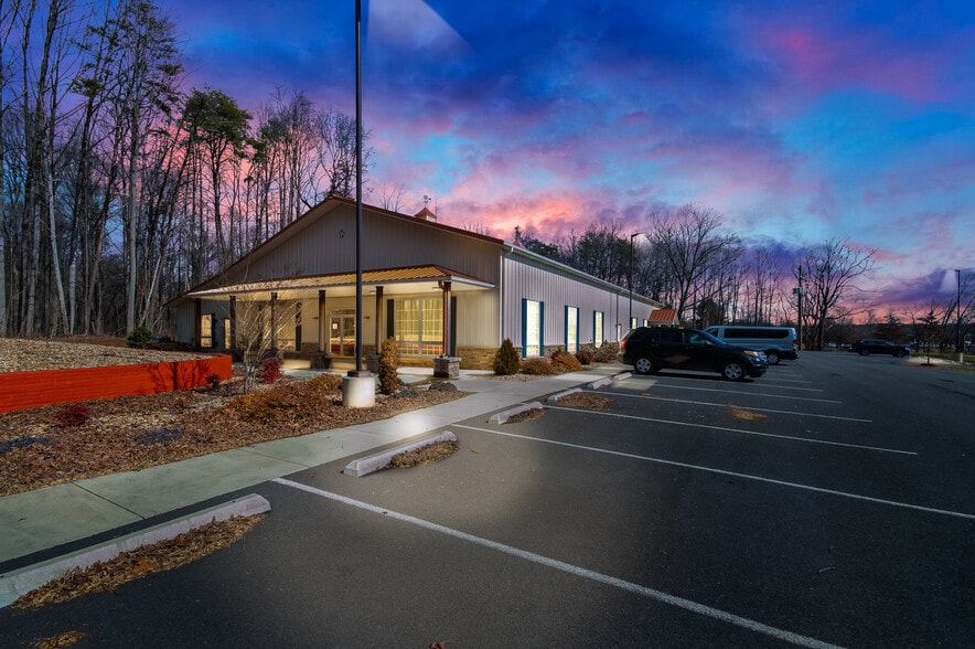 More Photos Of 7180 Opal Rd, Warrenton Office For Sale