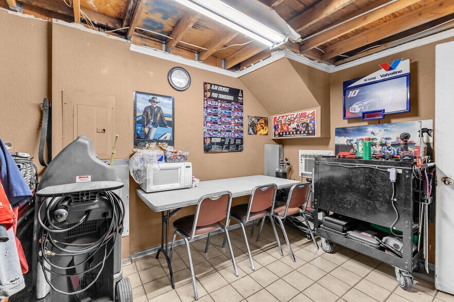 More Photos Of 68361 Kieley Rd, Cathedral City Service For Sale
