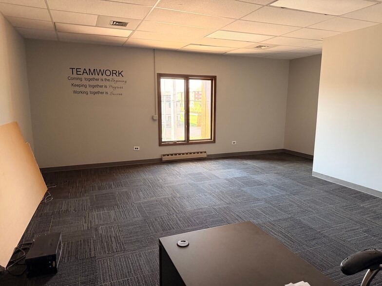 More Photos Of 417-435 Ridge Rd, Munster Unknown For Lease