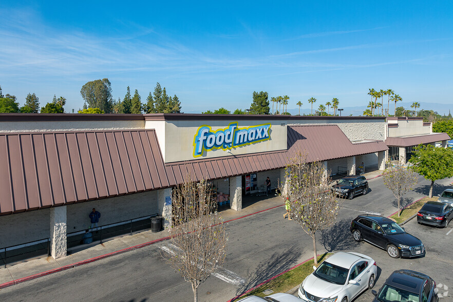 Primary Photo Of 4300-4492 Ming Ave, Bakersfield Storefront For Lease