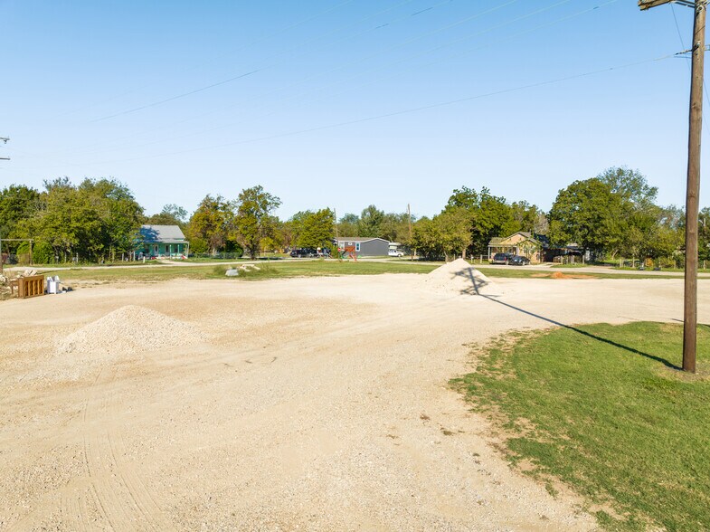 More Photos Of 200 S Wall St, Itasca Warehouse For Sale