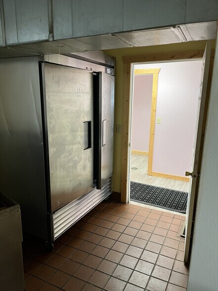 More Photos Of 5 N Farwell St, Verndale Restaurant For Lease