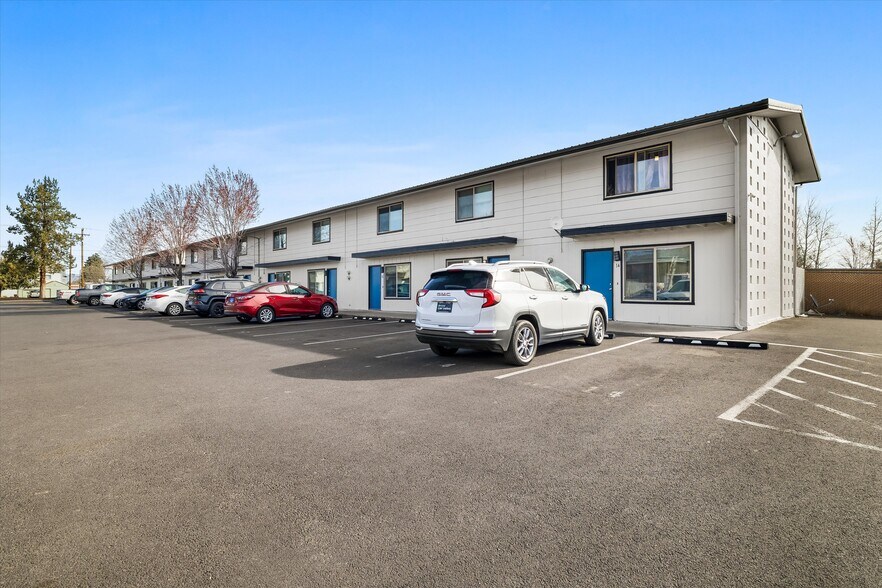 More Photos Of 940 NW 2nd St, Prineville Apartments For Sale