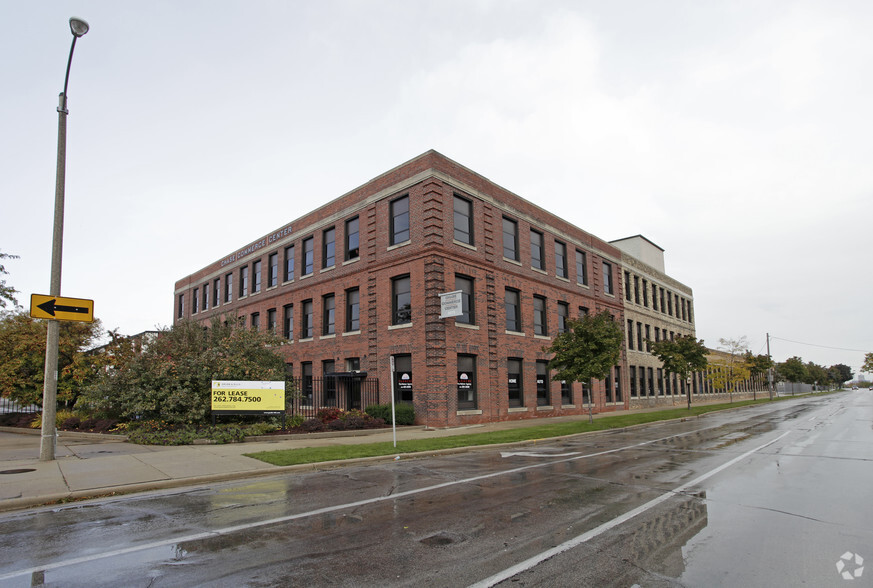 Primary Photo Of 3073 S Chase Ave, Milwaukee Office For Lease