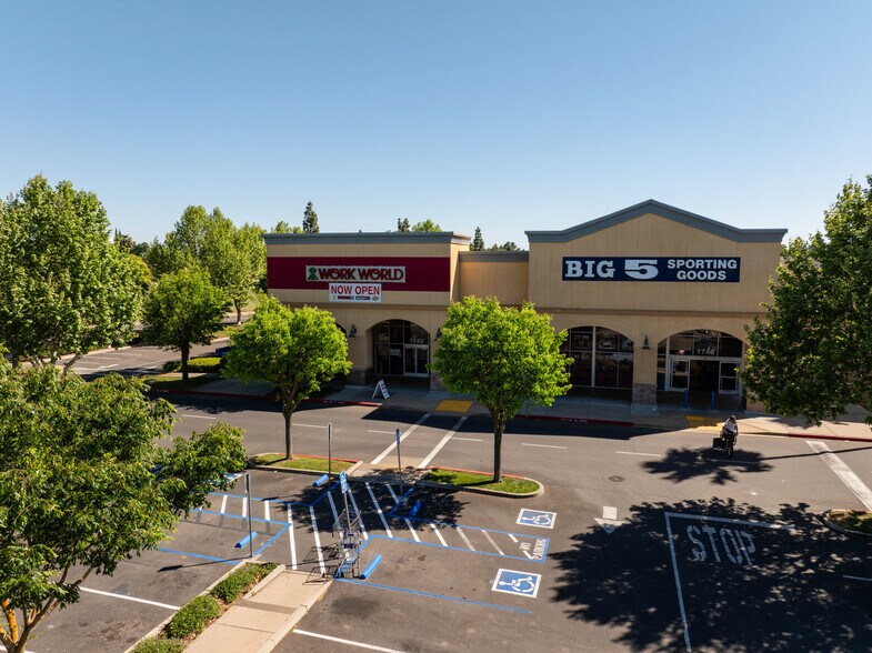 More Photos Of 1742-1746 W Olive Ave, Merced Storefront For Sale