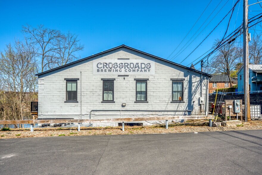 Primary Photo Of 201 Water St, Catskill Winery Vineyard For Sale