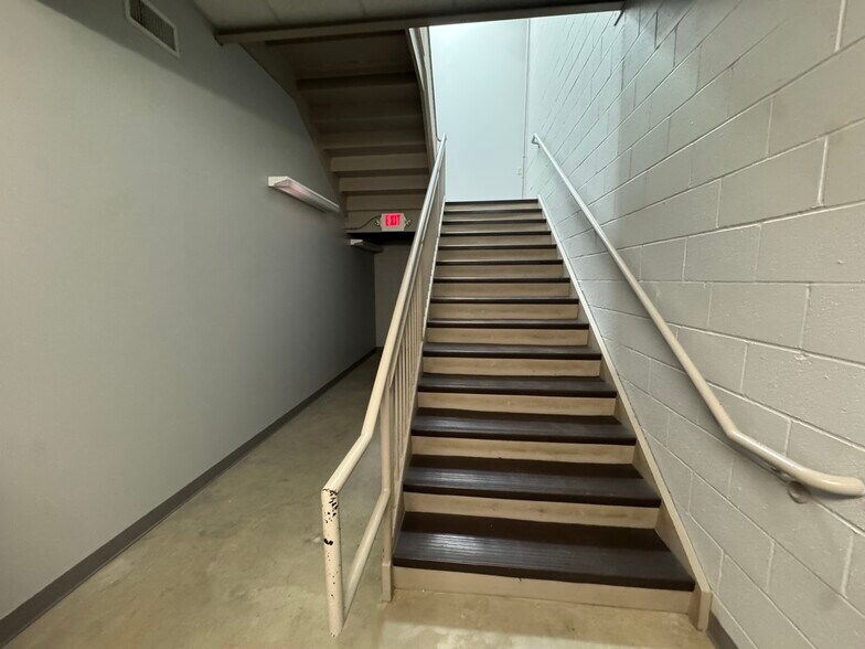 More Photos Of 724 Central Ave, New Orleans Light Distribution For Sale