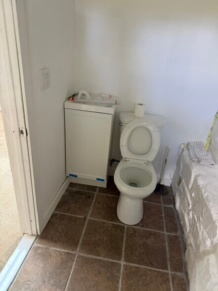 More Photos Of 967 Little Britain Rd, New Windsor Freestanding For Sale