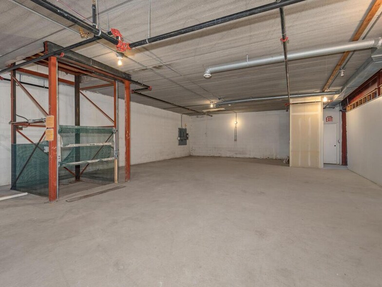 More Photos Of 1321 7th St S, Hopkins Manufacturing For Sale