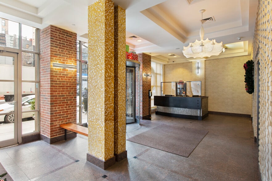 More Photos Of 483 Tenth Ave, New York Loft Creative Space For Lease