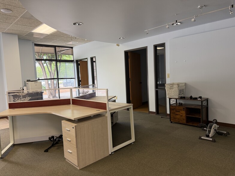 More Photos Of 15 Dawn Rd, Pinehurst Office For Lease