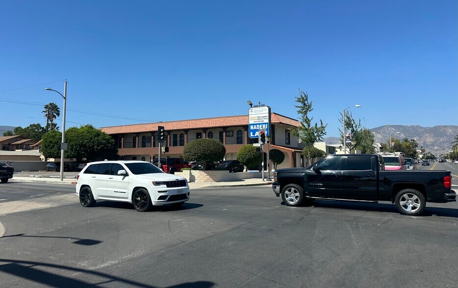 More Photos Of 403-405 N MacLay Ave, San Fernando Office For Lease