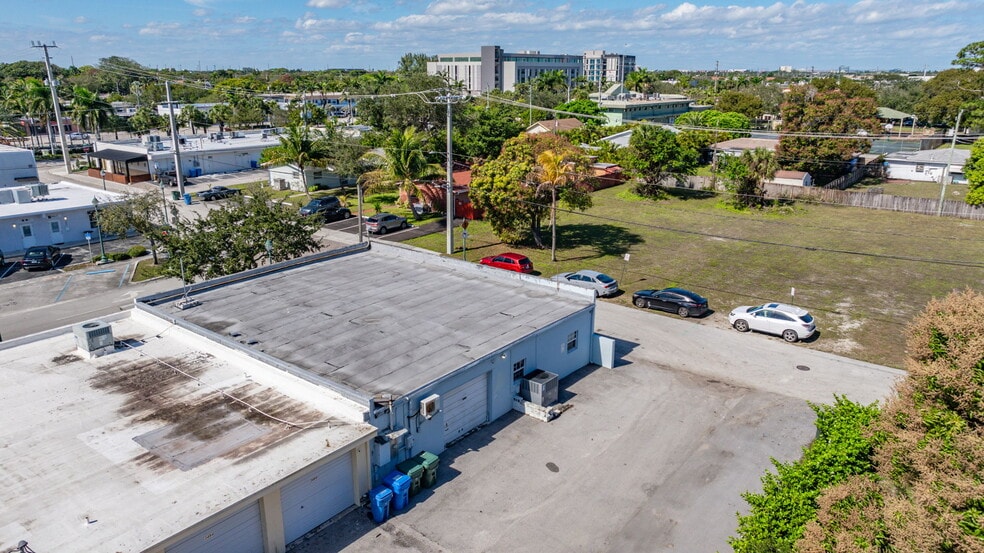 More Photos Of 3496 NE 12th Ter, Oakland Park Warehouse For Sale