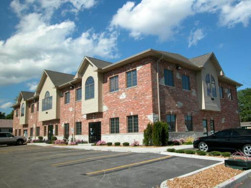 More Photos Of 120 Batson Ct, New Lenox Office For Lease