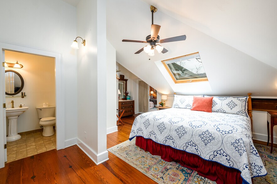 More Photos Of 1526 Highway 255 N, Sautee Nacoochee Hotel For Sale