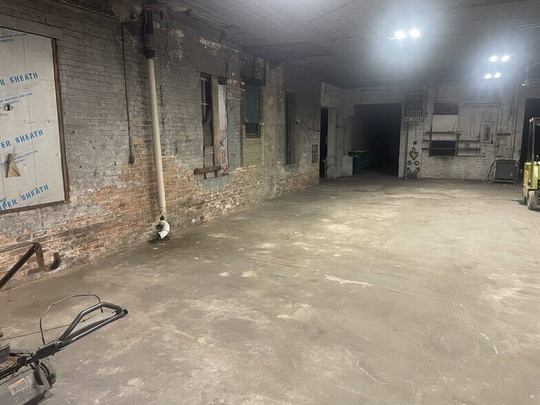 More Photos Of 602 Iowa Ct, North Fond Du Lac Industrial For Lease