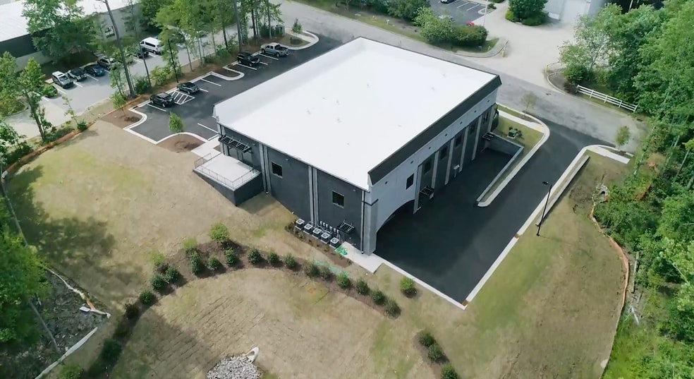 More Photos Of 4550 Preslyn Dr, Raleigh Light Distribution For Sale