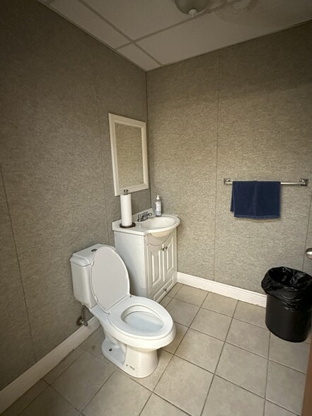 More Photos Of 8862 290 W, Austin Warehouse For Sale