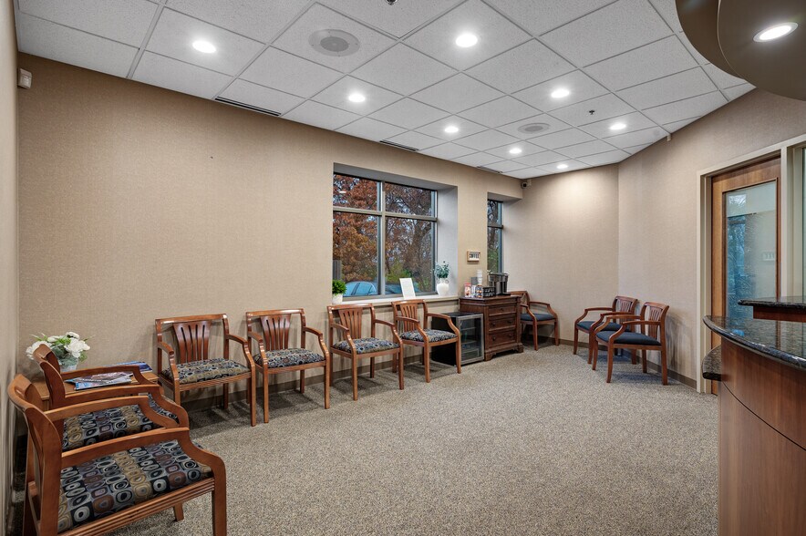 More Photos Of 13875 Hwy 13 Frontage Rd S, Savage Office For Lease